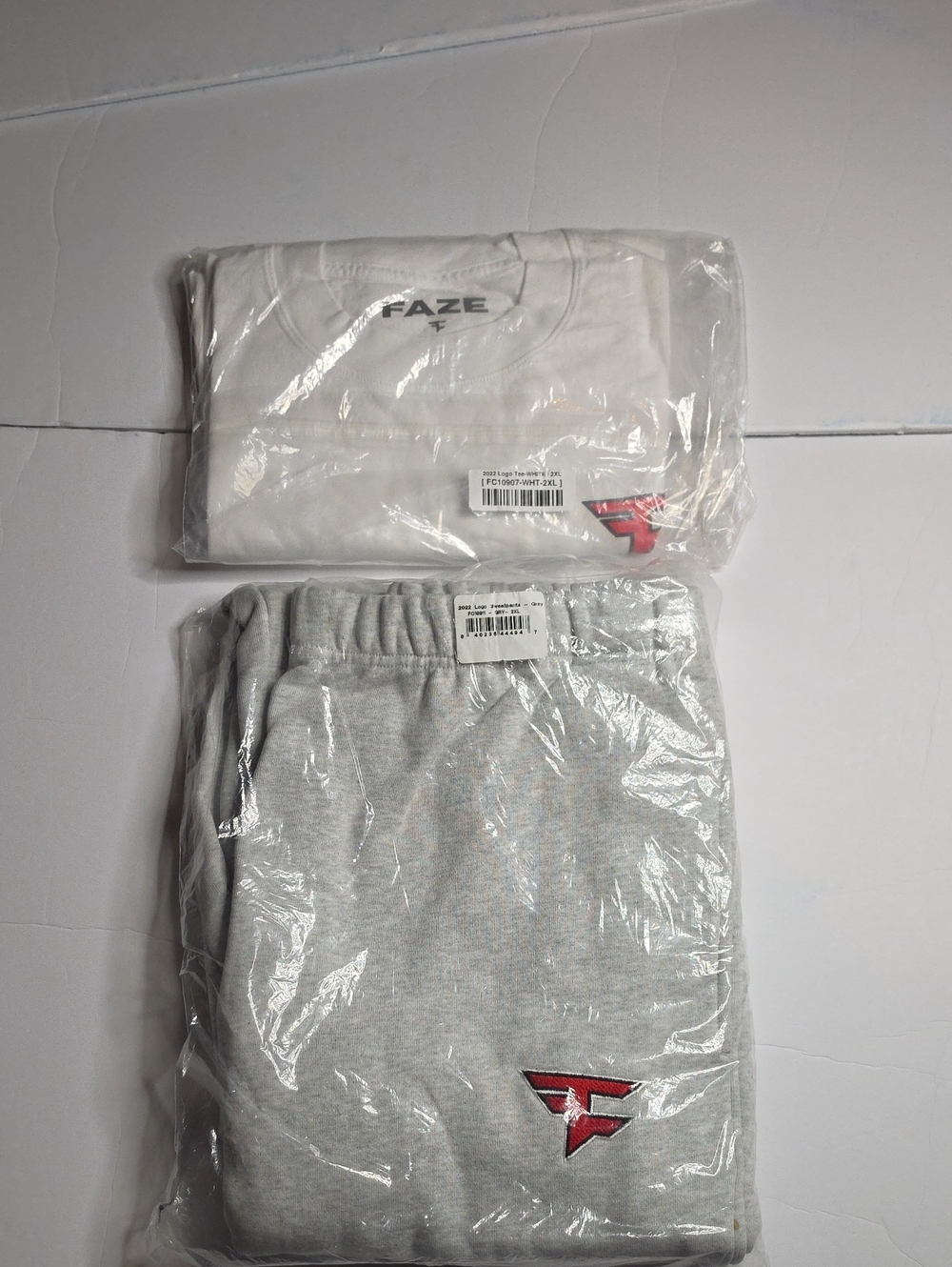 FaZe Clan Matching Set White Logo Tee W/Grey Logo Sweatpants - Grey